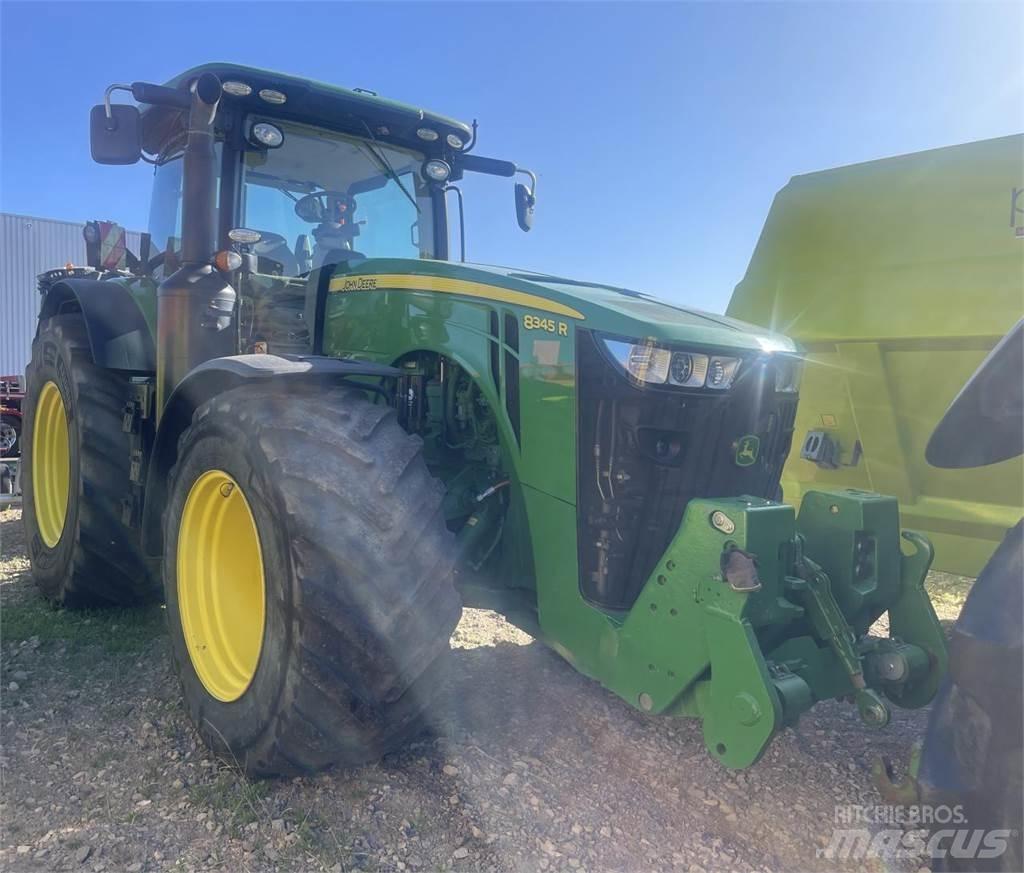 John Deere 8345 R Traktorid