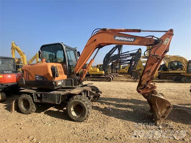 Doosan DX60W Miniekskavaatorid < 7 t