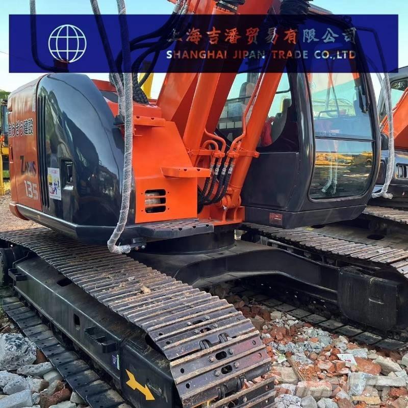 Hitachi ZX 135 Väikeekskavaatorid 7t-12t