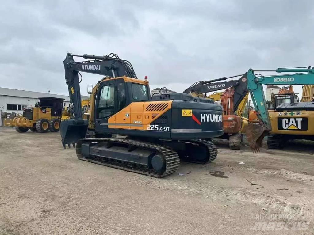 Hyundai 225LC-9T Roomikekskavaatorid