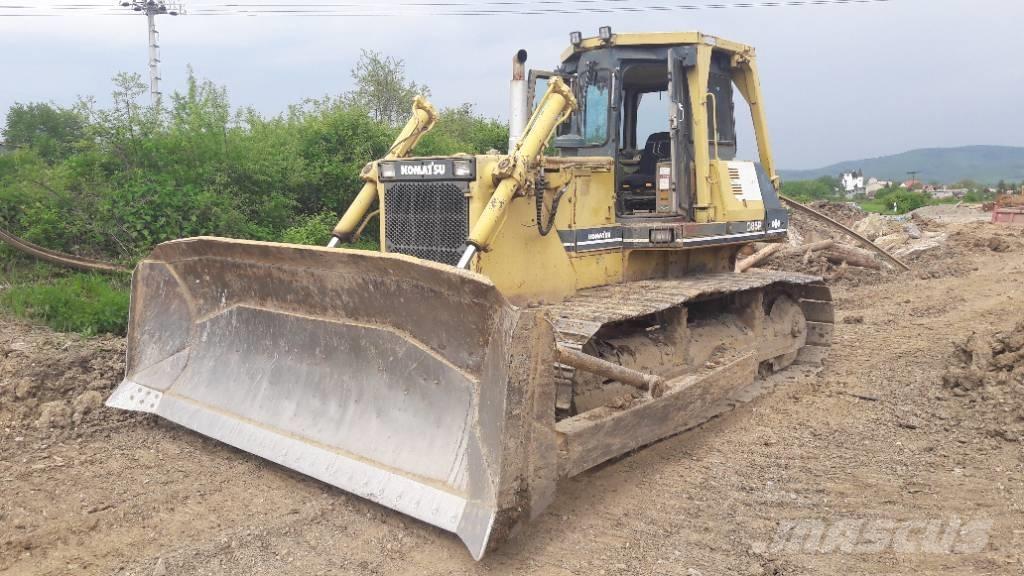 Komatsu D 85 P-21 Buldooserid