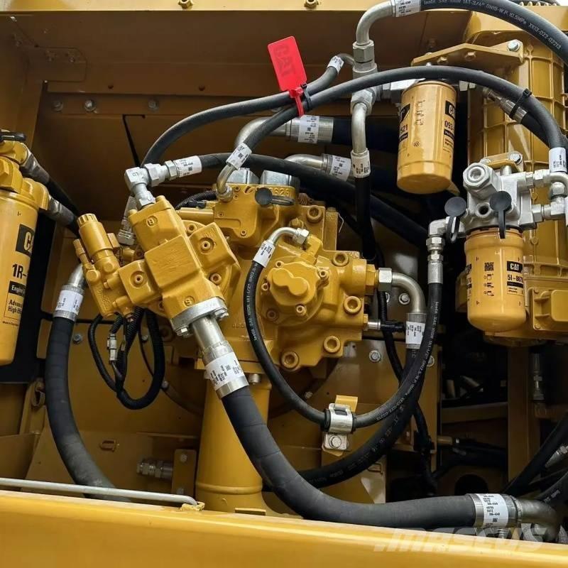 CAT 330 D Roomikekskavaatorid