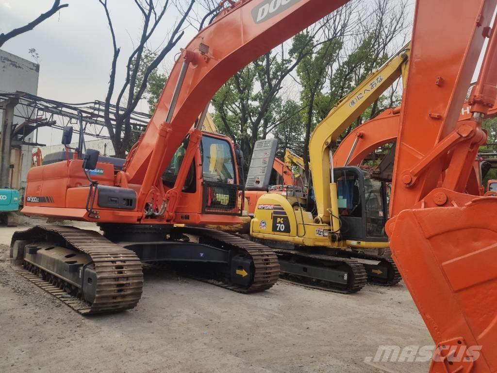 Doosan dx300 Roomikekskavaatorid