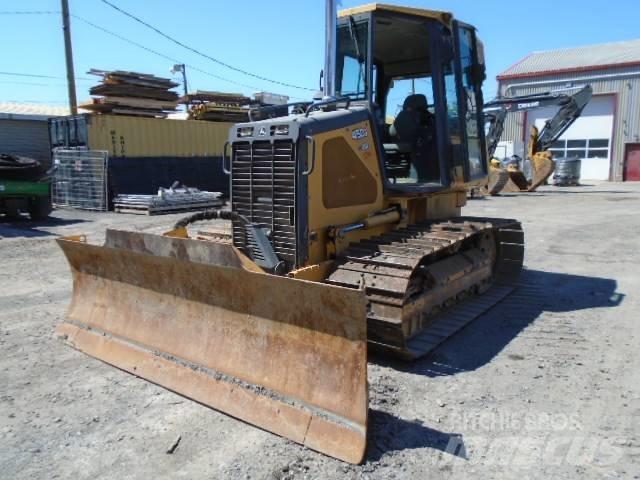 DEERE 450J LGP Buldooserid