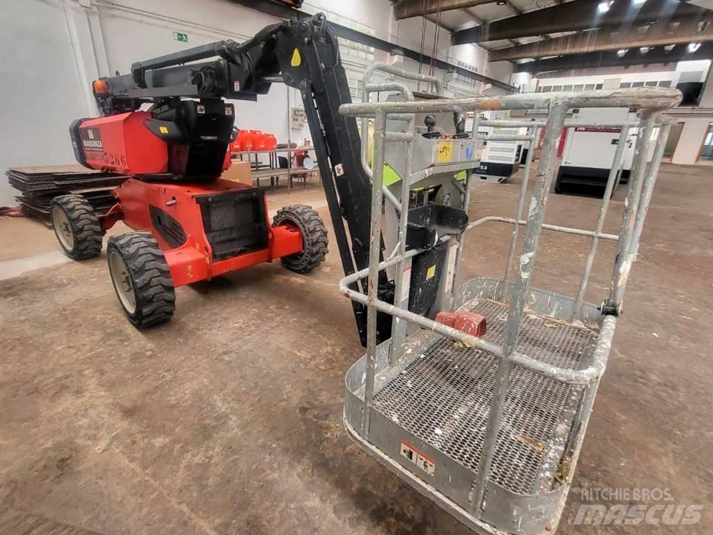 Manitou ManGo 12 Iseliikuvad poomtõstukid