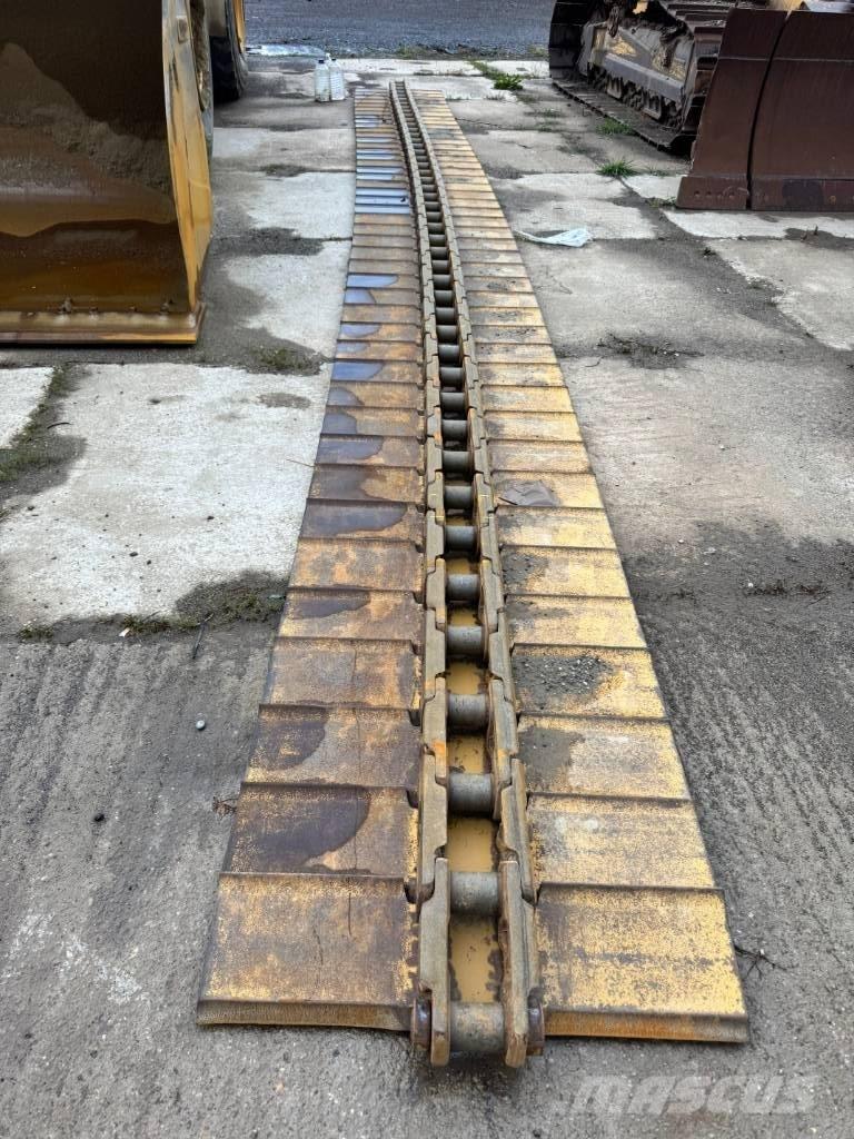 CAT D 6 N LGP Buldooserid