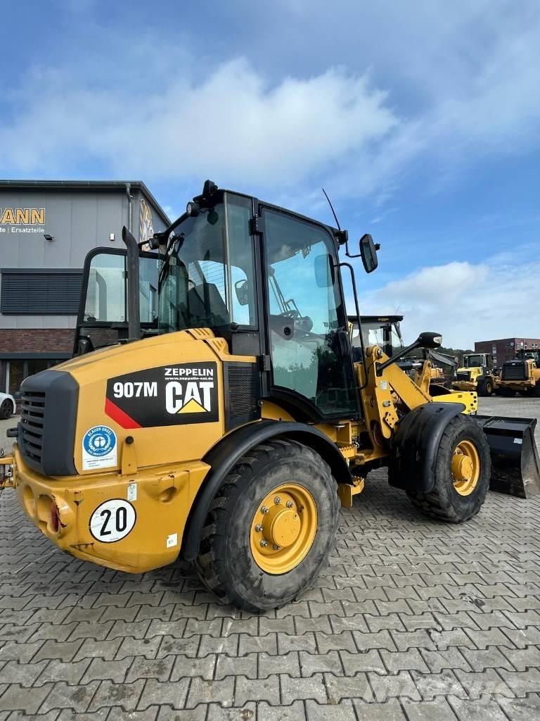 CAT 907 M Rataslaadurid