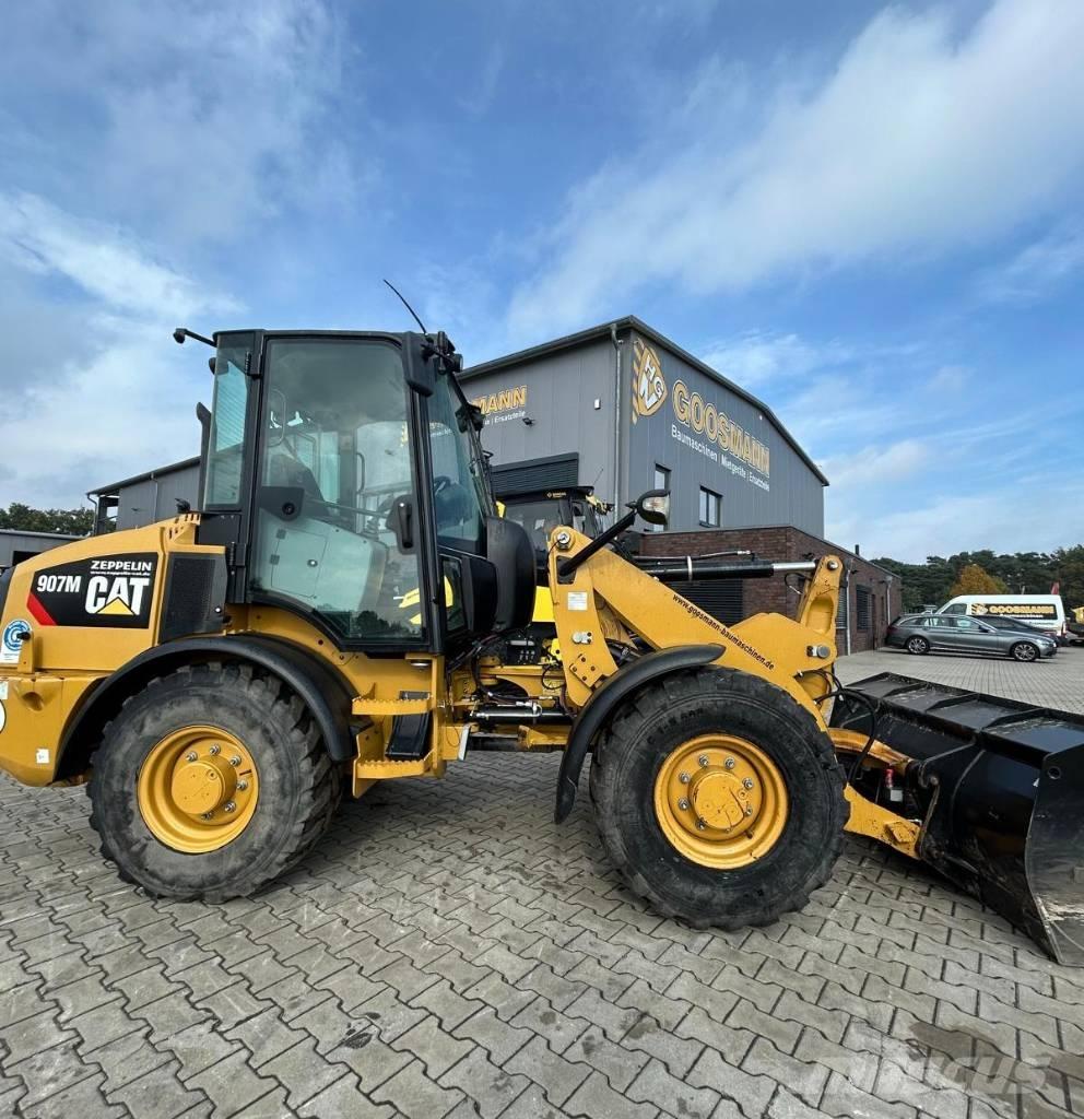CAT 907 M Rataslaadurid