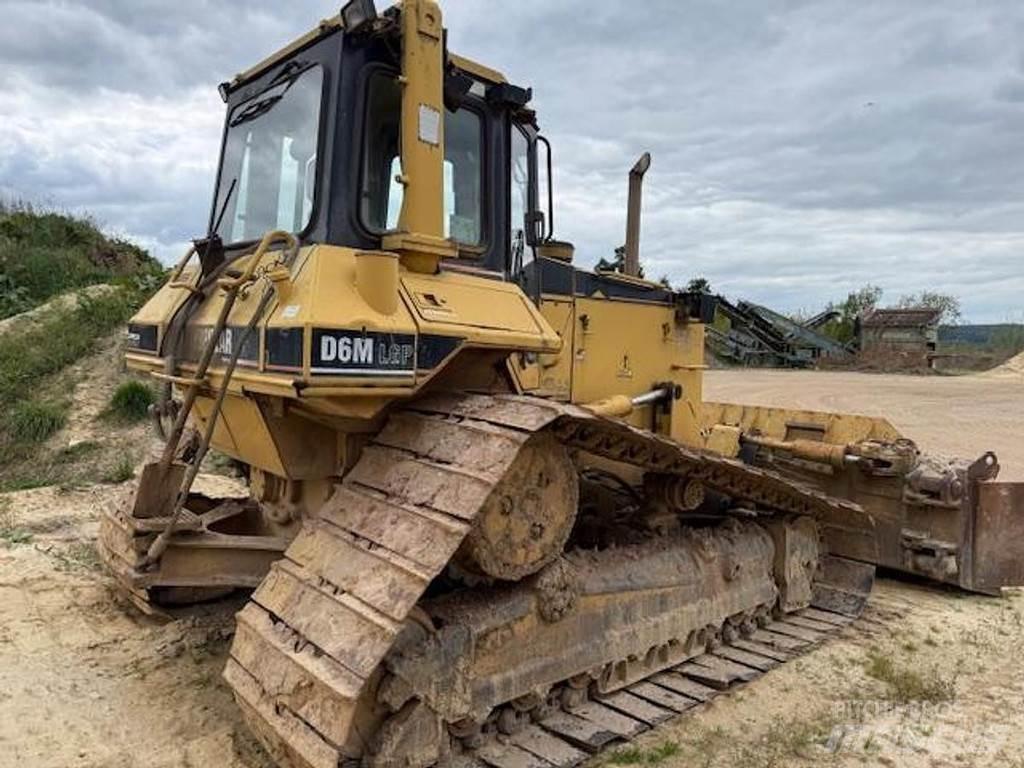 CAT D6M LGP Buldooserid