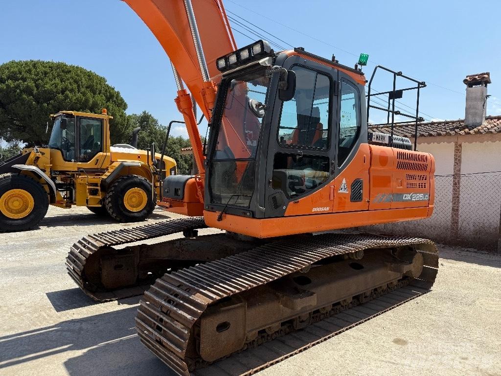  Dossan DX 225LC 3 Roomikekskavaatorid