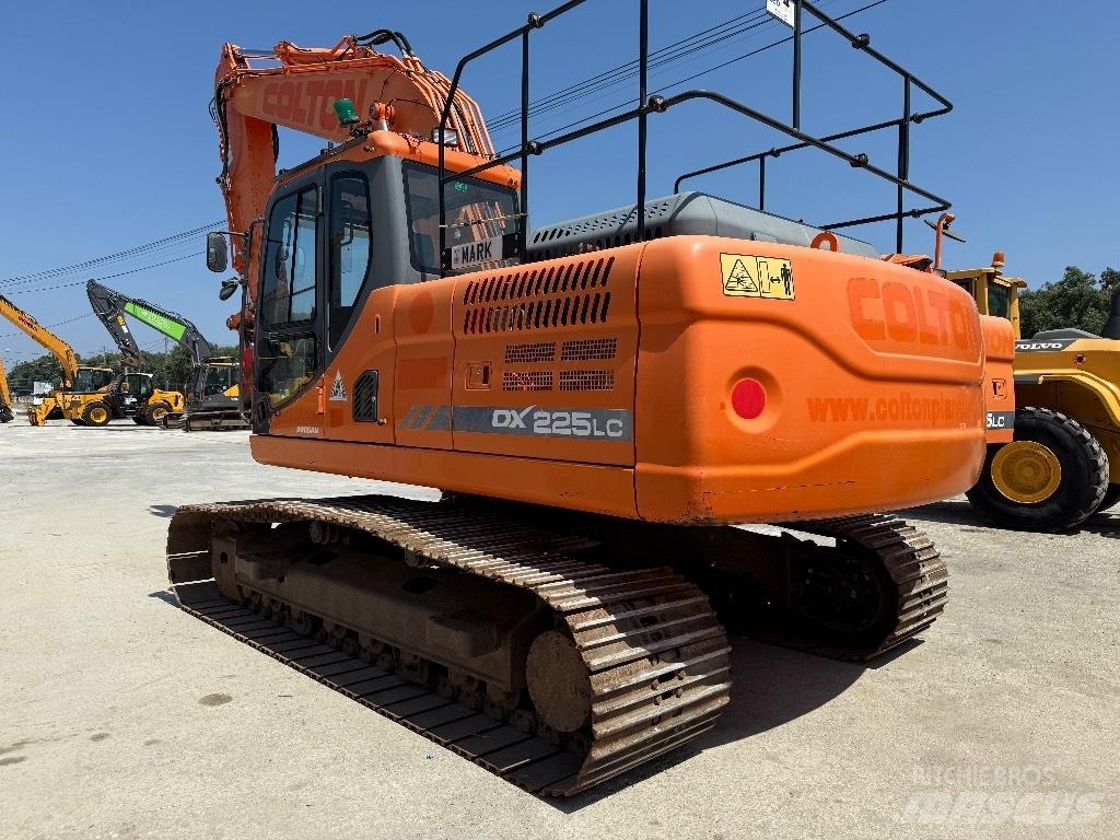 Dossan DX 225LC 3 Roomikekskavaatorid