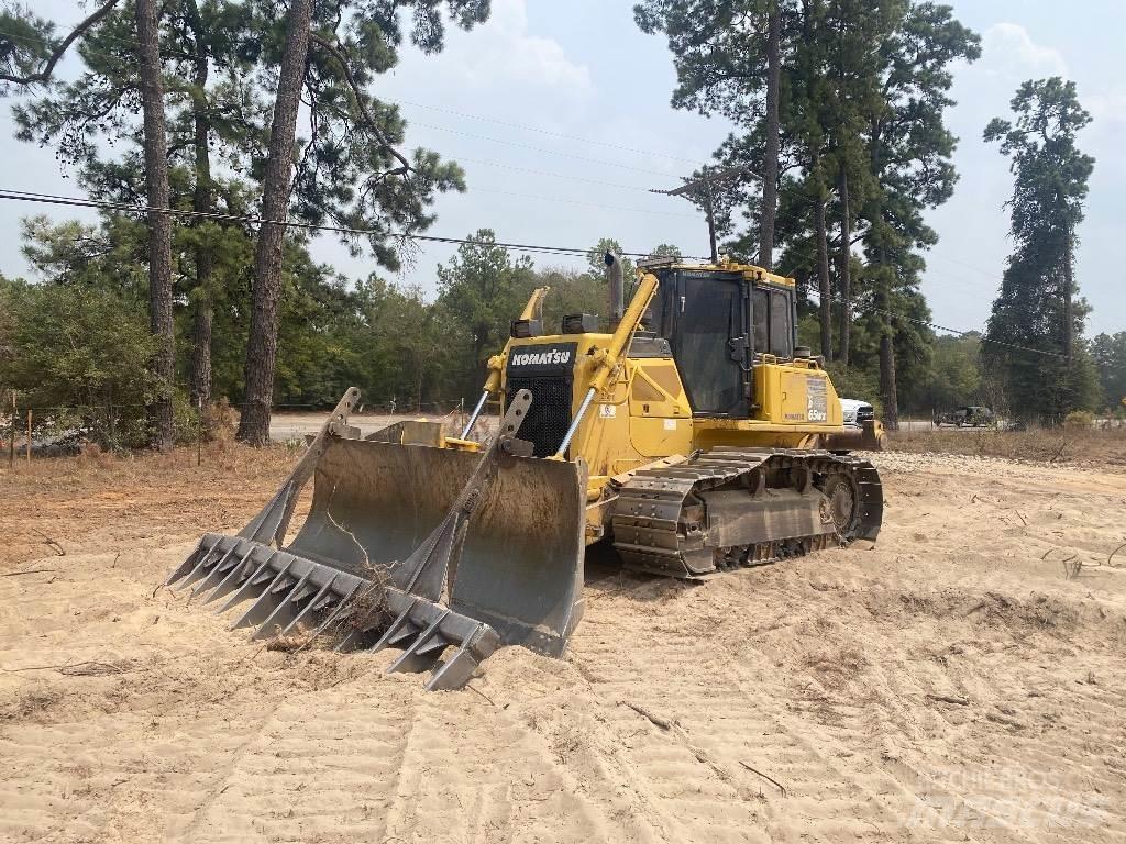 Komatsu D 65 WX-17 Buldooserid
