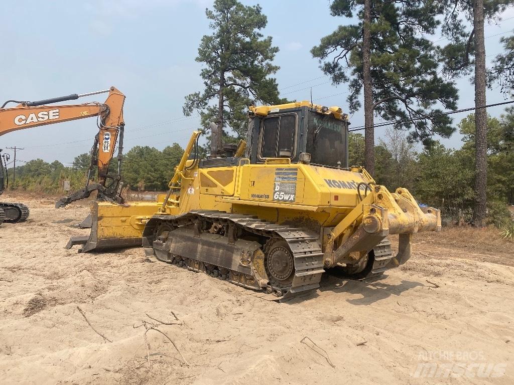 Komatsu D 65 WX-17 Buldooserid