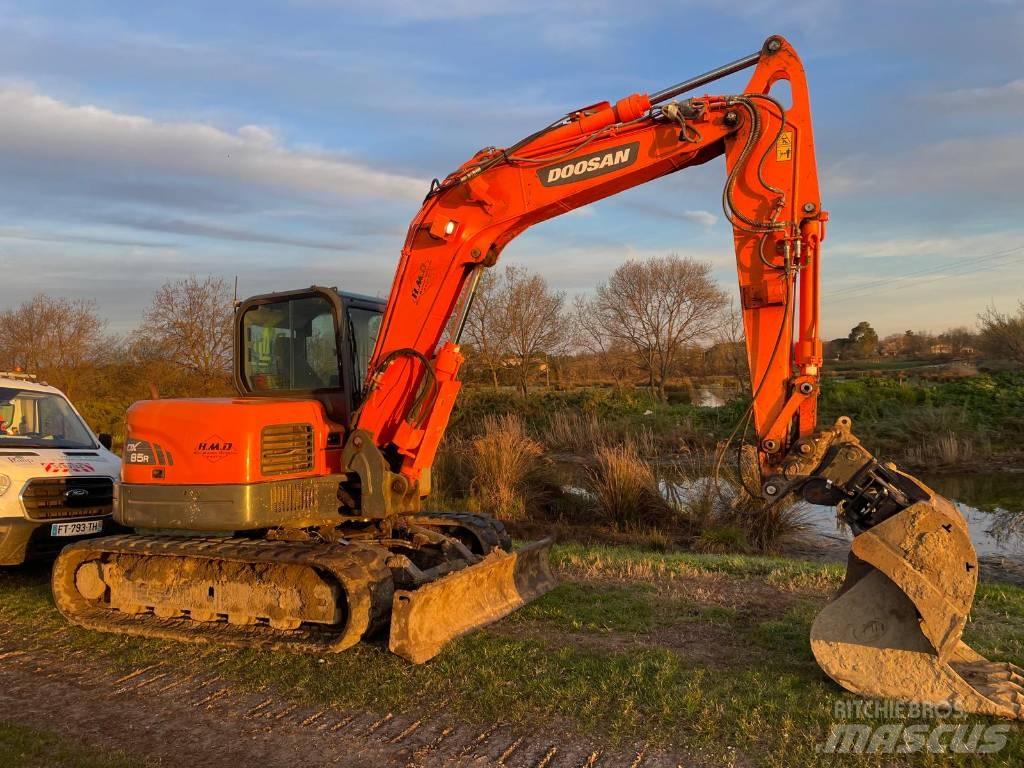 Doosan DX 85 R-3 Väikeekskavaatorid 7t-12t