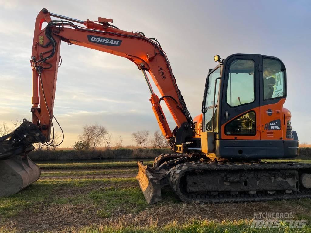 Doosan DX 85 R-3 Väikeekskavaatorid 7t-12t