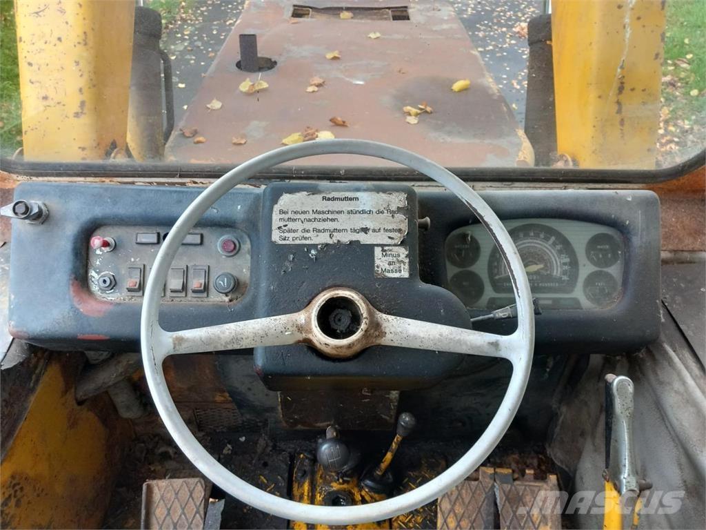 JCB 3d 2 Väikeekskavaatorid 7t-12t