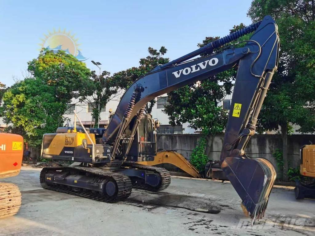 Volvo EC 220 Roomikekskavaatorid