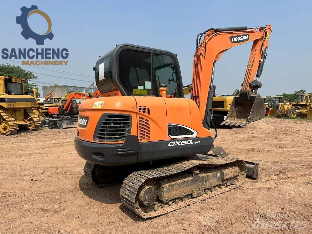 Doosan DX 60 Roomikekskavaatorid