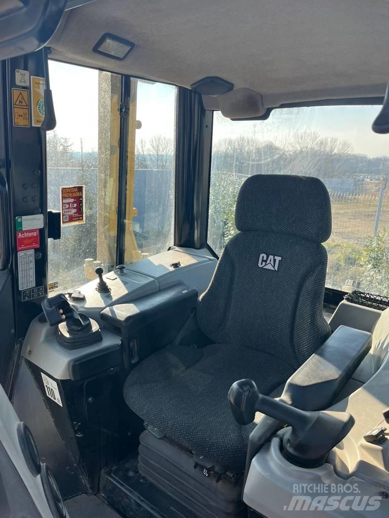 CAT D 6 N XL Buldooserid