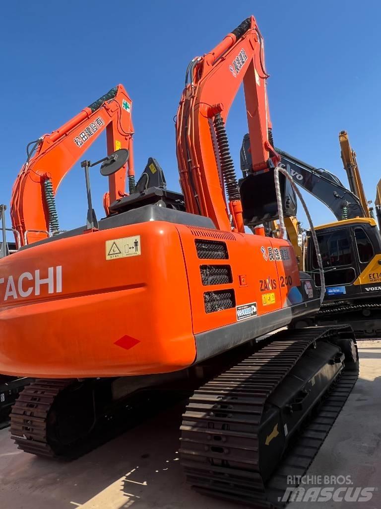 Hitachi ZX200 Roomikekskavaatorid