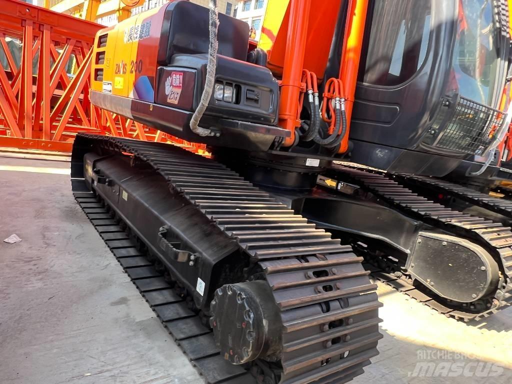 Hitachi ZX200 Roomikekskavaatorid