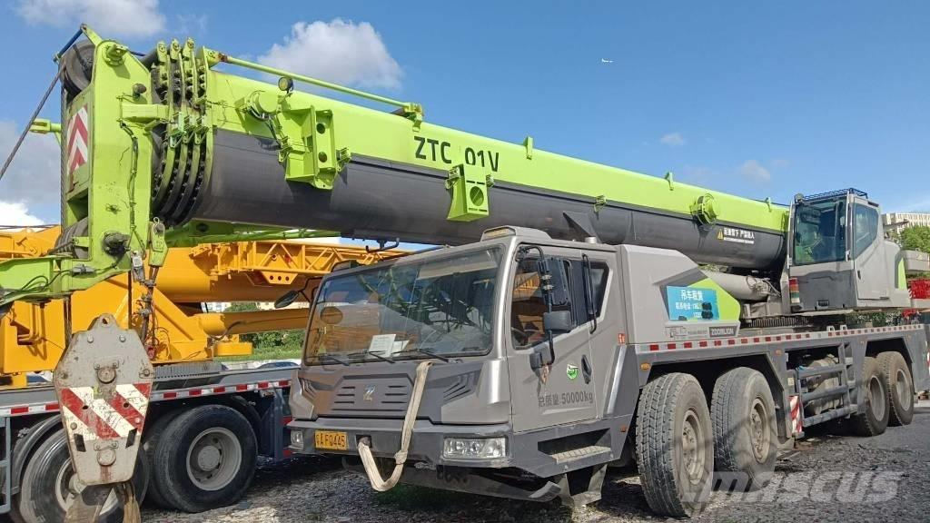 Zoomlion ZTC800 Maastikutõstukid
