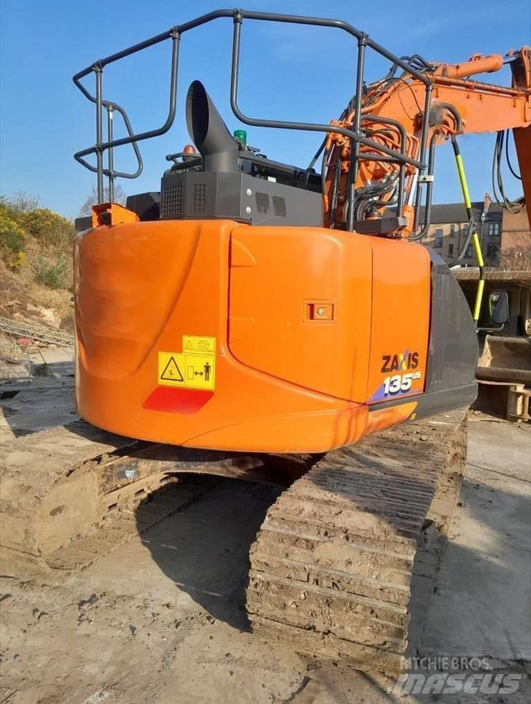 Hitachi ZX 135 US-6 Roomikekskavaatorid