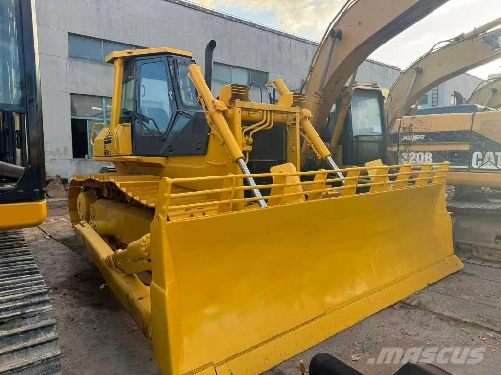 Komatsu D 65 PX-12 Buldooserid
