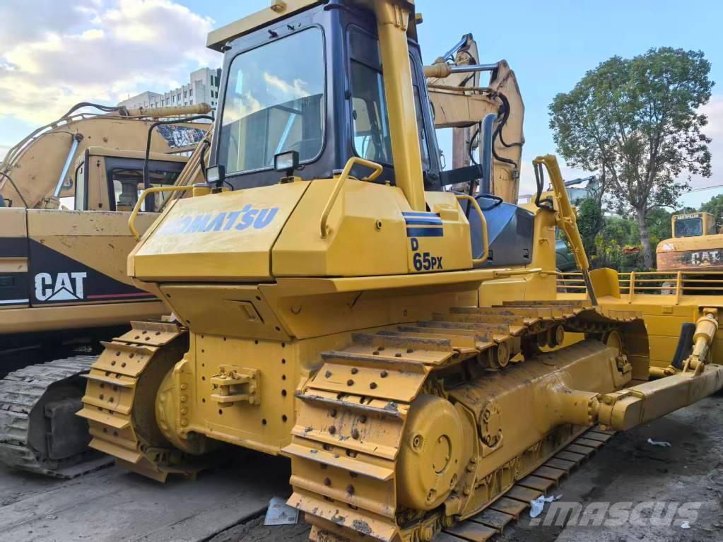 Komatsu D 65 PX-12 Buldooserid