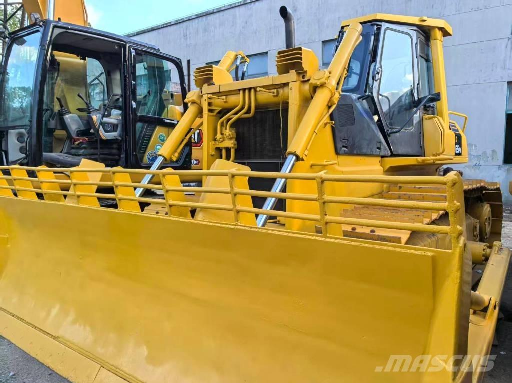 Komatsu D 65 PX-12 Buldooserid