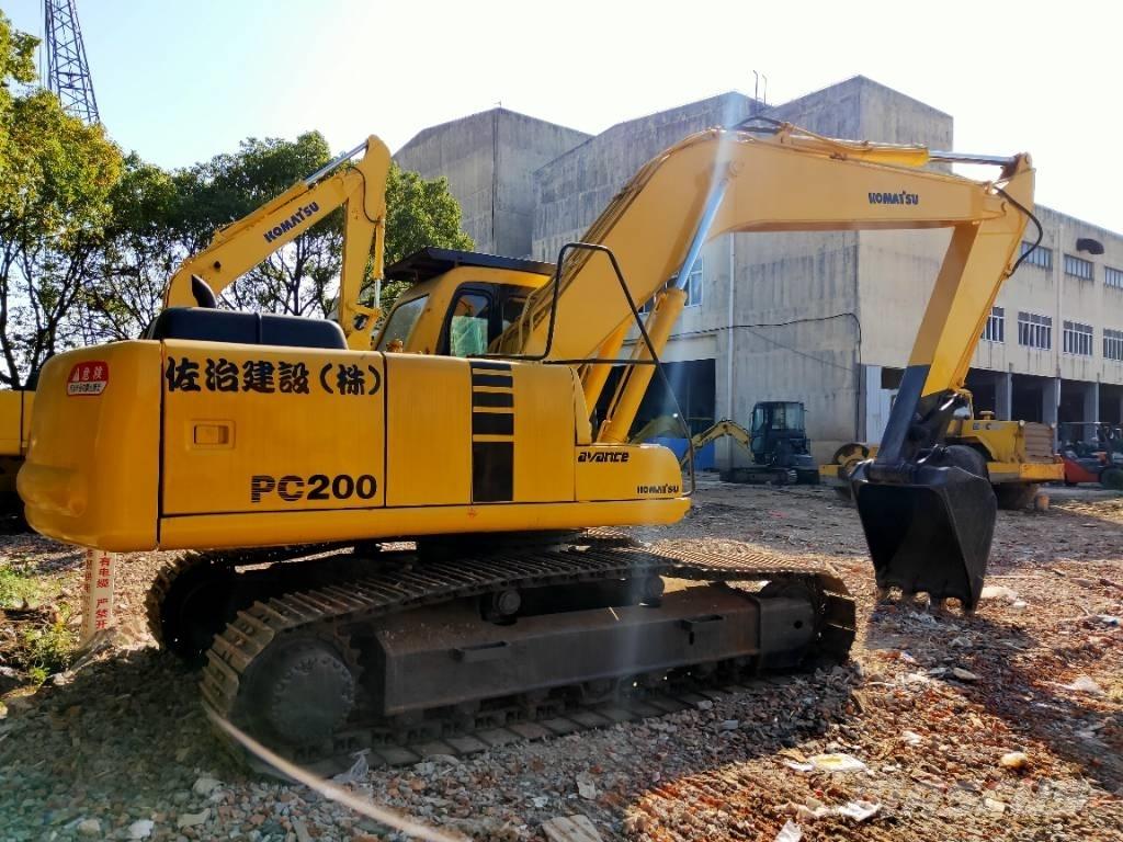Komatsu PC200-6 Roomikekskavaatorid