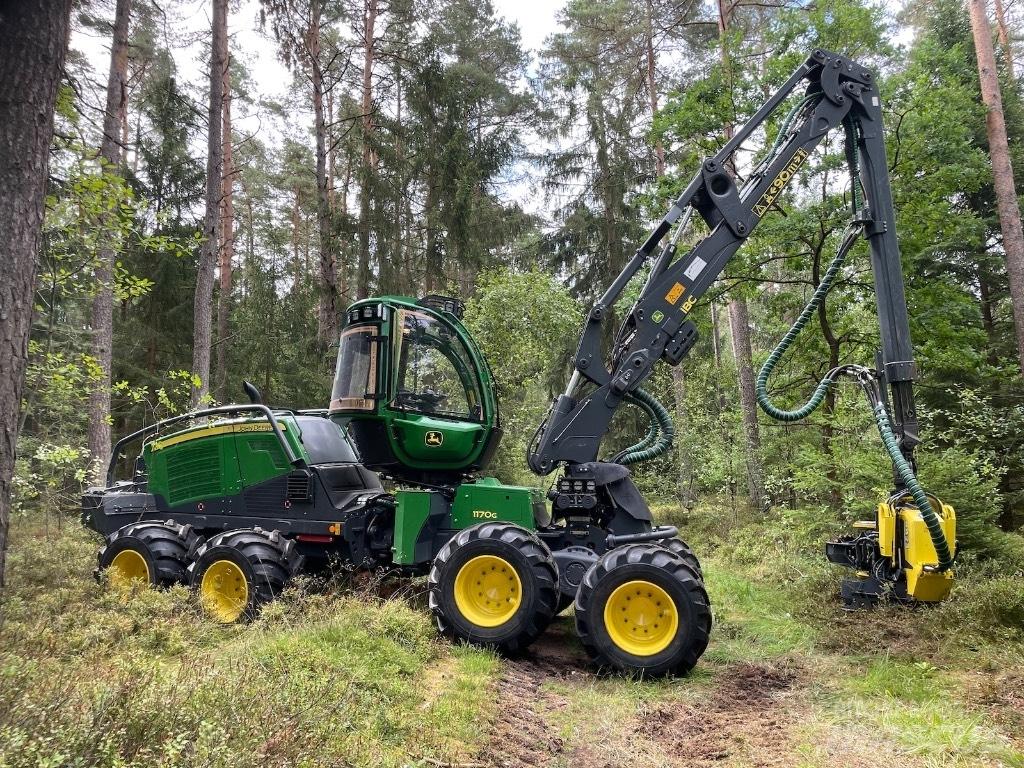 John Deere 1170G 8WD Harvesterid