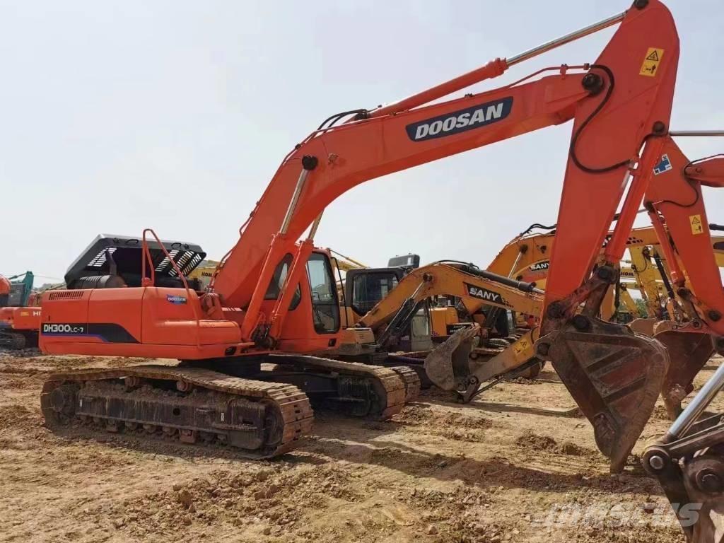 Doosan DH300LC-7 Roomikekskavaatorid