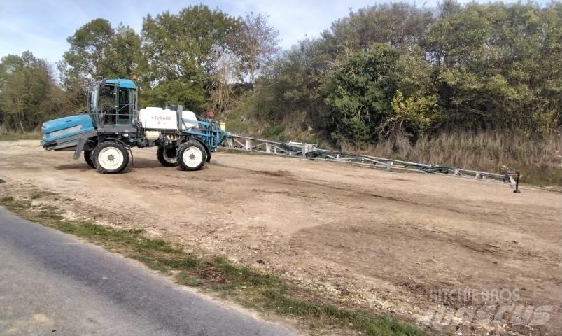 Evrard Alpha 2500 Iseliikuvad pritsid
