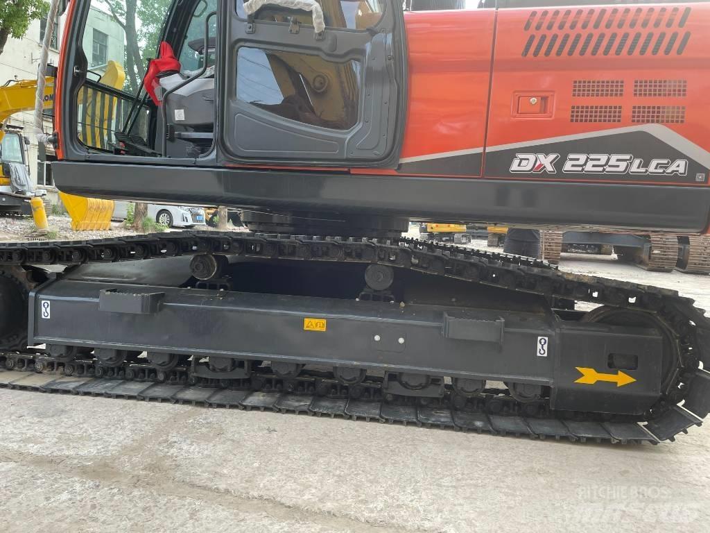 Doosan DX 225 Väikeekskavaatorid 7t-12t
