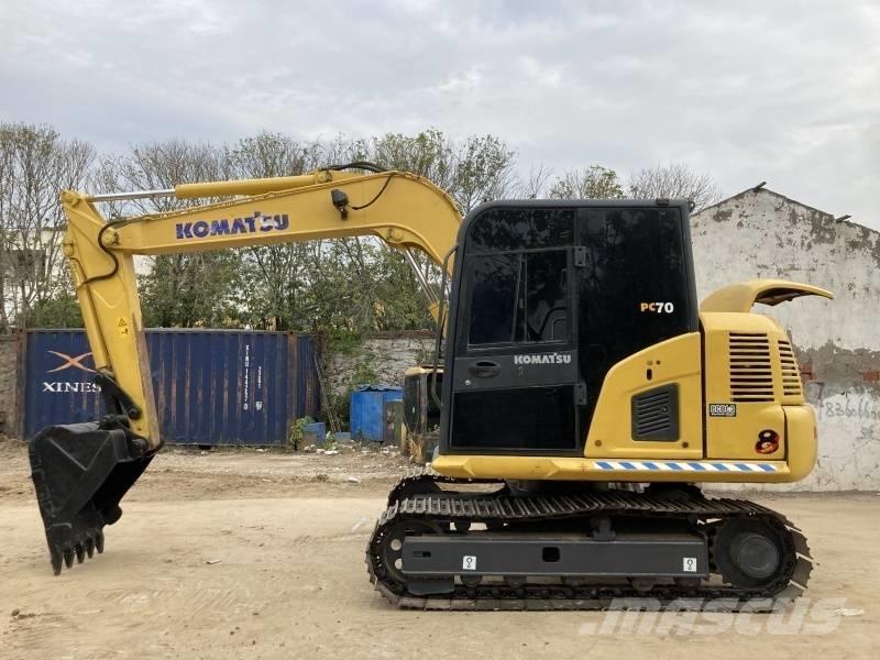 Komatsu PC 70-8 Roomikekskavaatorid