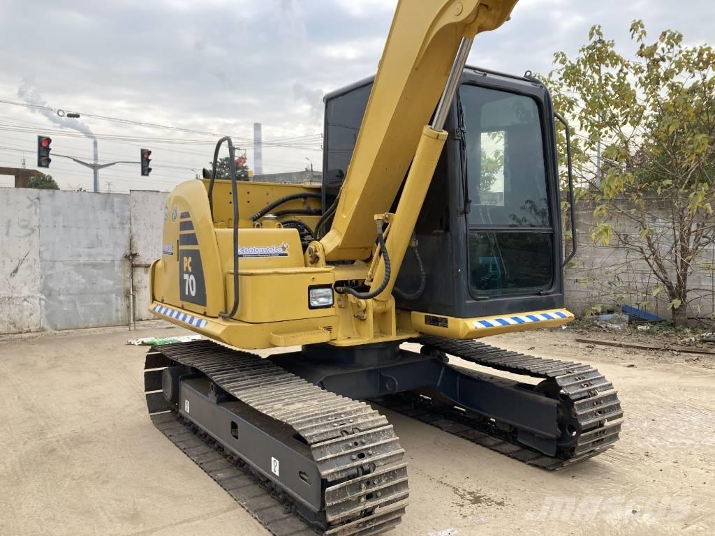 Komatsu PC 70-8 Roomikekskavaatorid