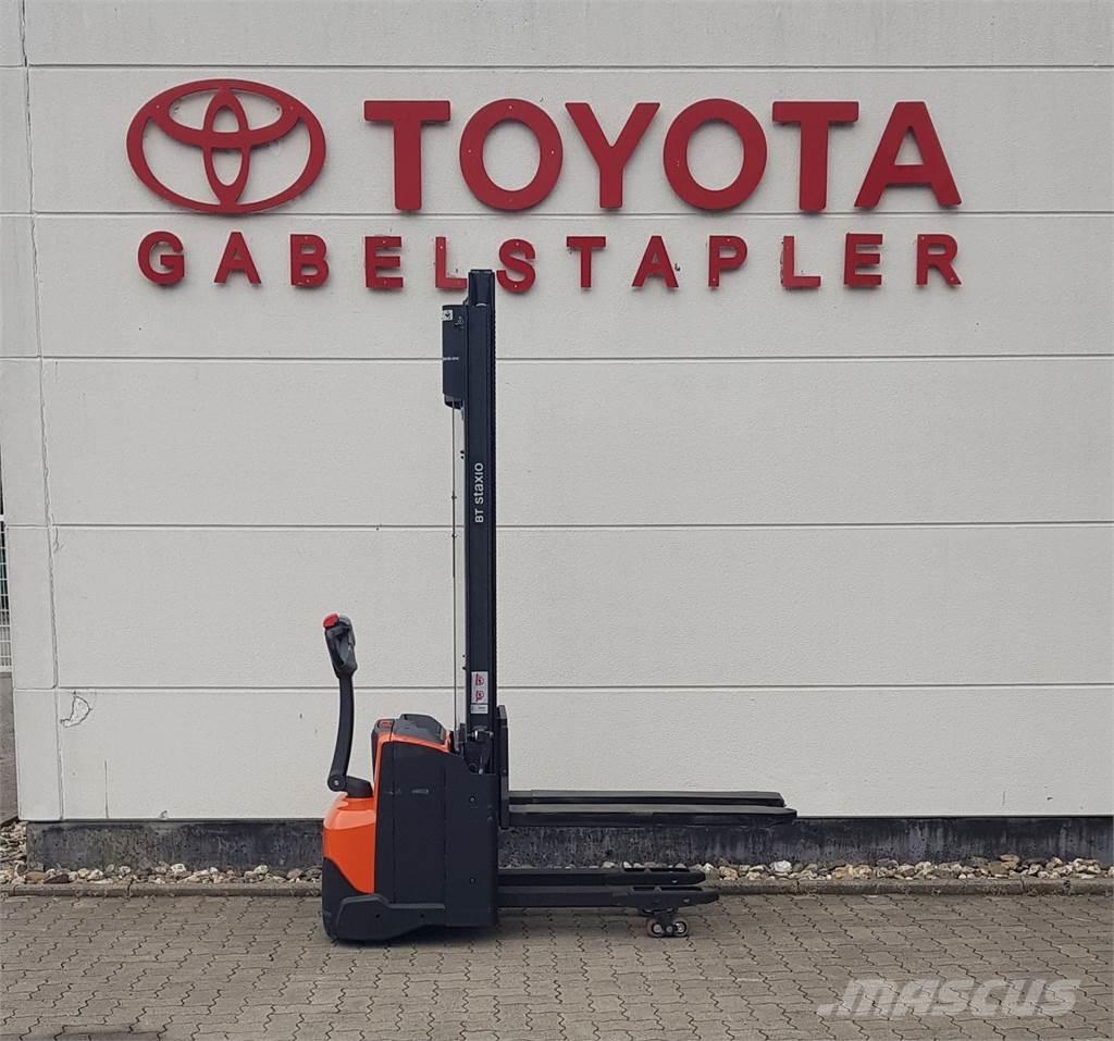 Toyota SWE120L Järelkäidavad virnastajad