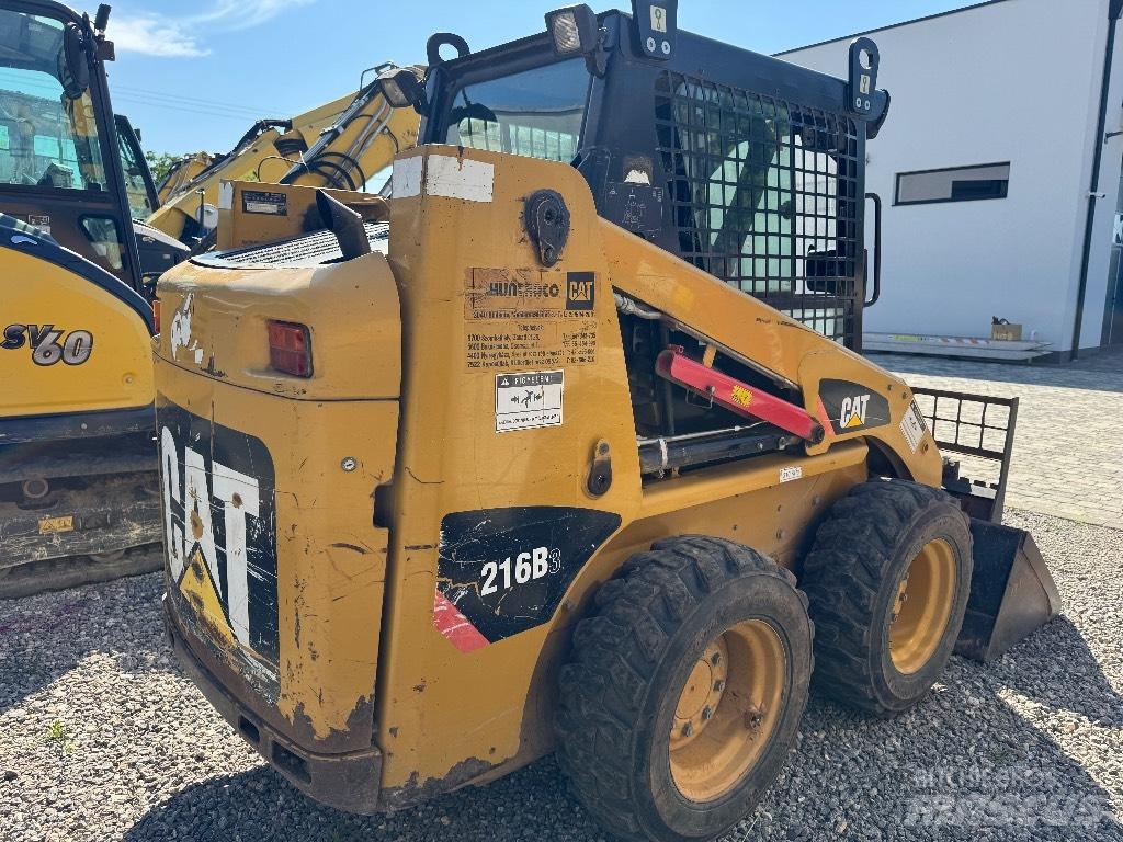 CAT 216 B 3 Kompaktlaadurid