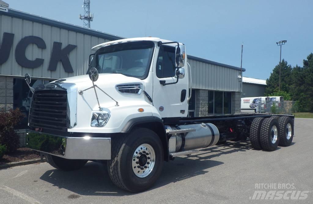 Freightliner 114 SD Raamautod