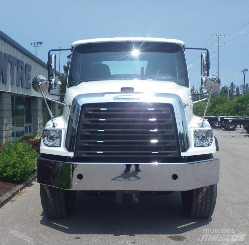 Freightliner 114 SD Raamautod