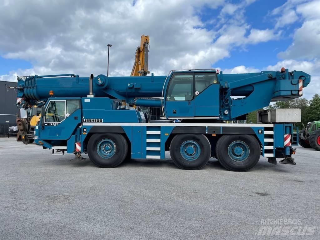 Liebherr LTM 1055-1 Maastikutõstukid