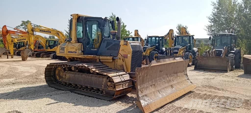 Komatsu D61EX-15 Buldooserid