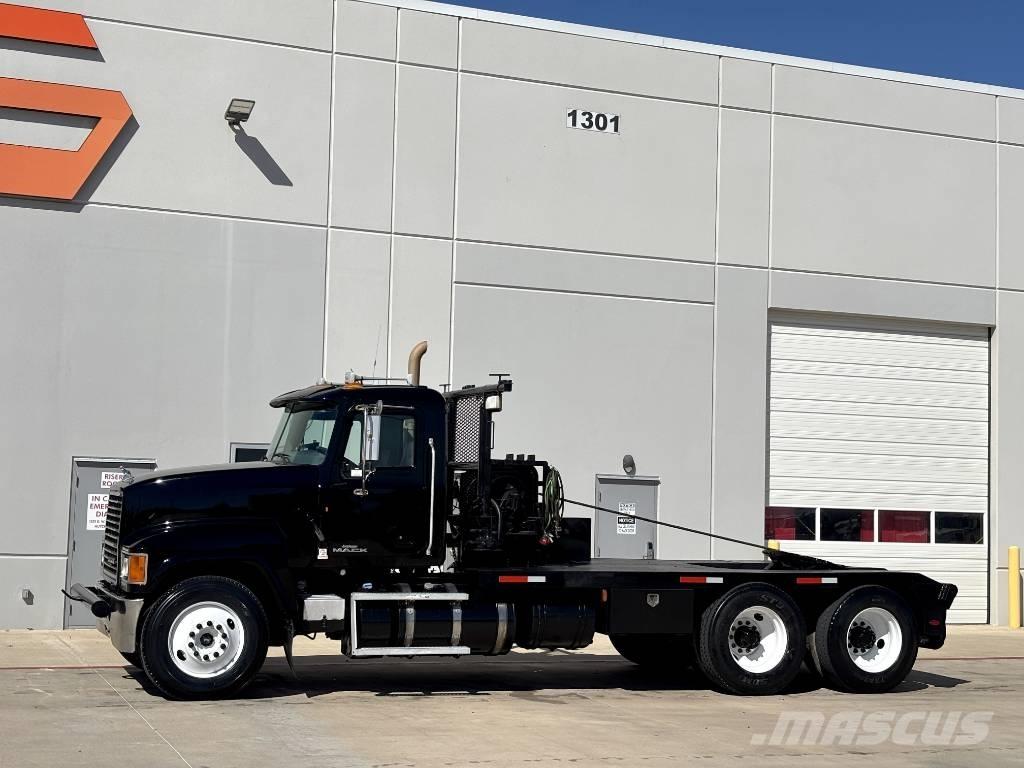 Mack CHU 613 Puksiirid