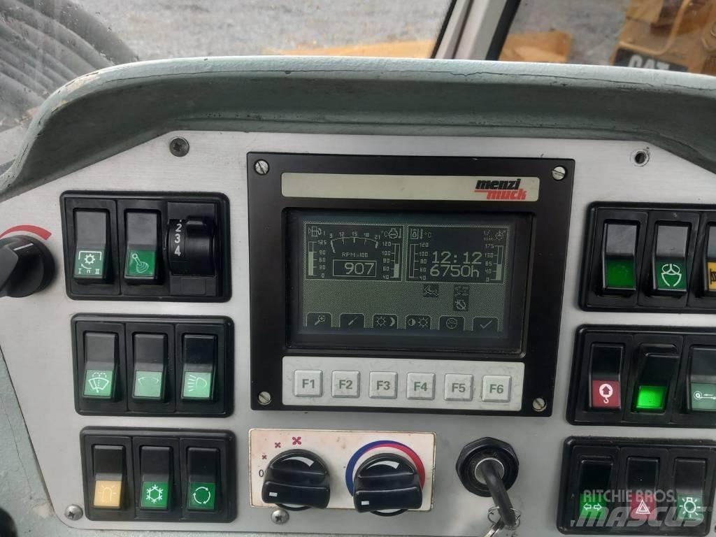 Menzi Muck M450 Metsaekskavaatorid