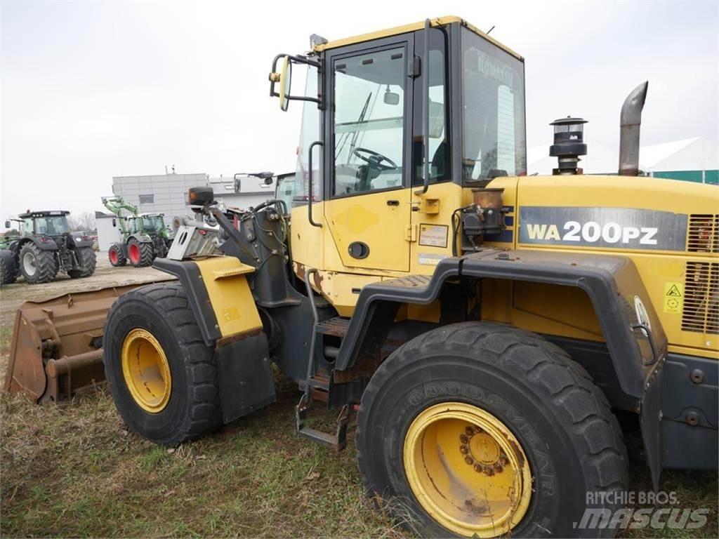 Komatsu WA 200 PZ Rataslaadurid