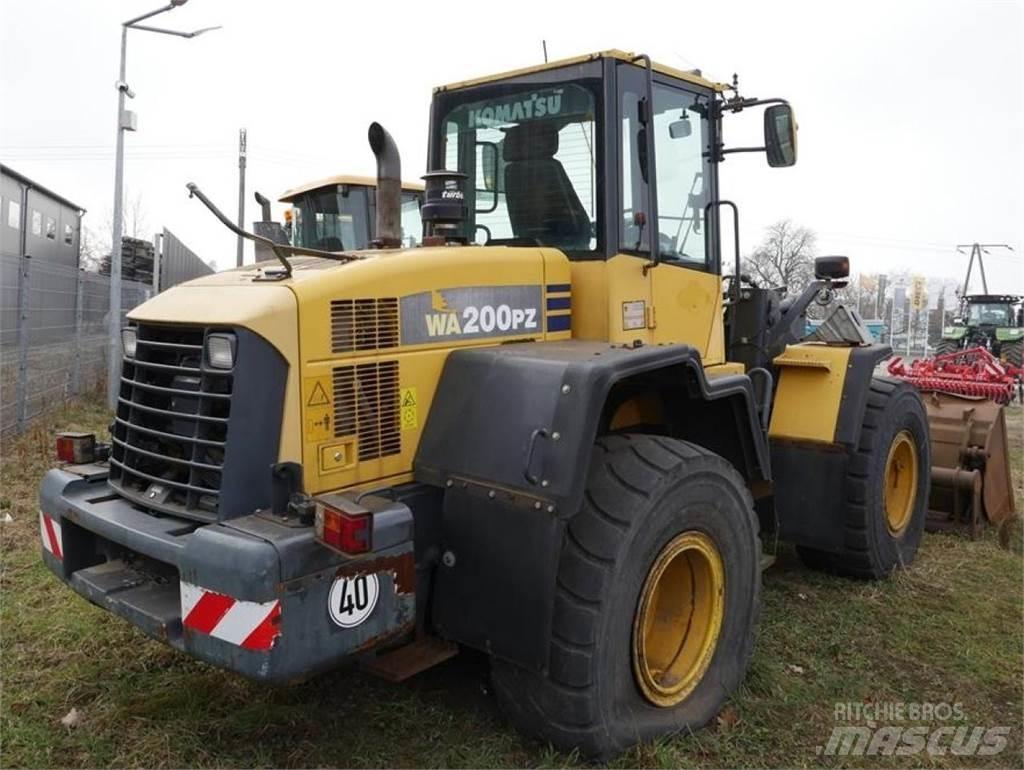 Komatsu WA 200 PZ Rataslaadurid