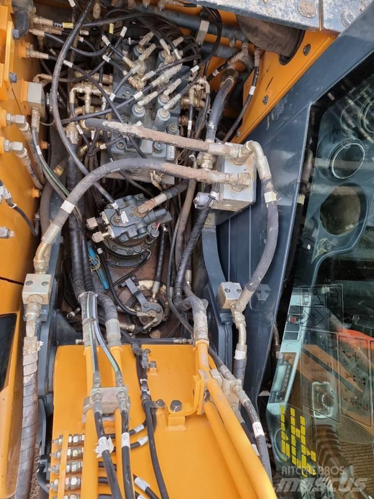 Hyundai HX 140 L Roomikekskavaatorid