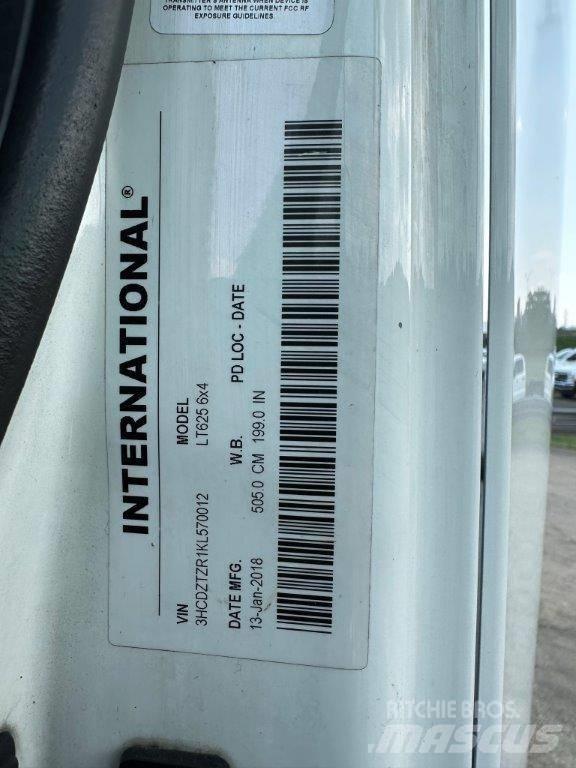 International LT Sadulveokid