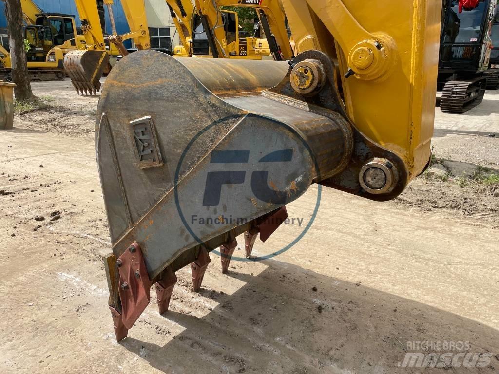 CAT 320 D 2 Väikeekskavaatorid 7t-12t